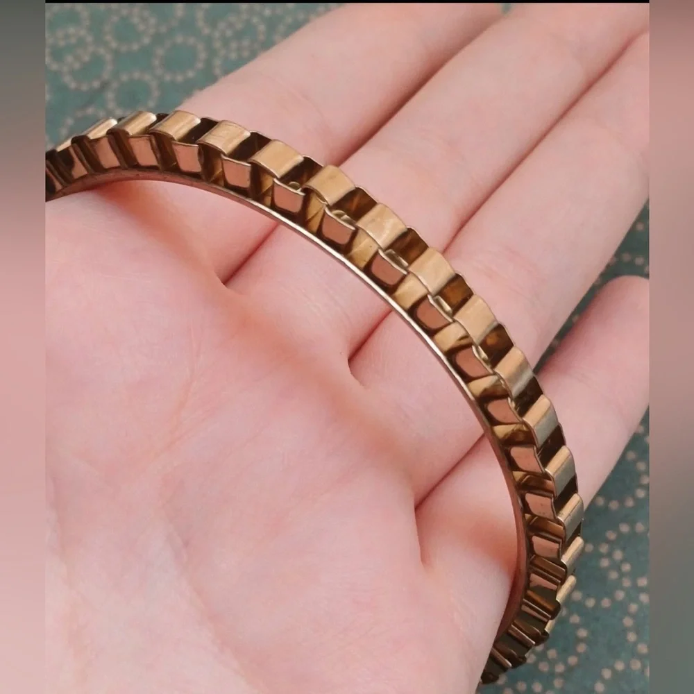 Vintage Gold Tone Geometric Bangle Bracelet Modernist Vintage Jewelry - Picture 2 of 11